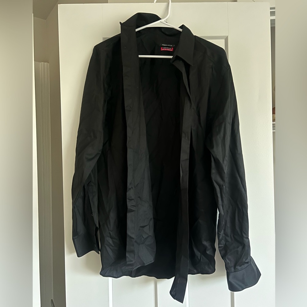 Van Heusen Men's Black Dress Shirt